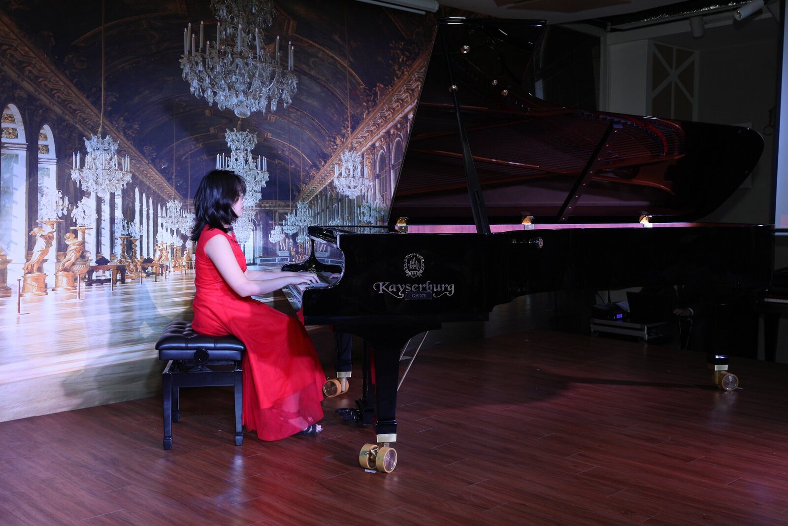 Giảng viên Piano TED SAIGON biểu diễn