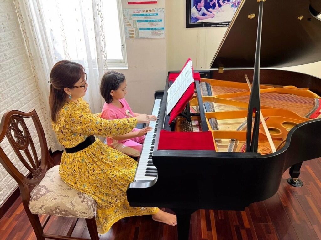 Lớp học Piano 1 thầy – 1 trò tại TED SAIGON