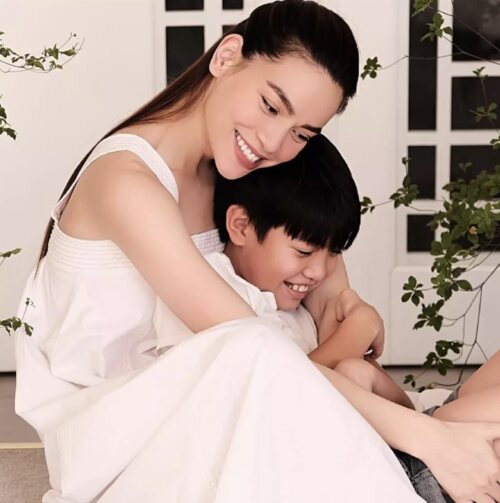Ca sĩ Hồ Ngọc Hà